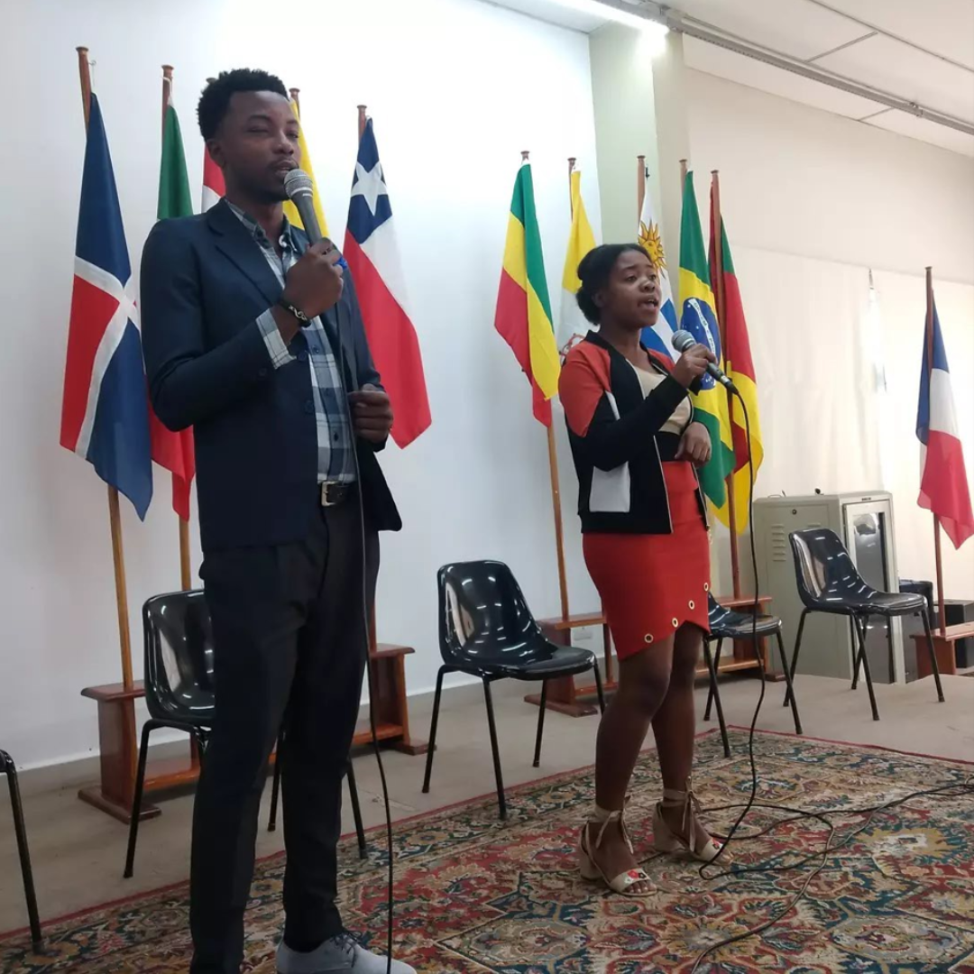 2022: Dupla de cantores migrantes do Haiti