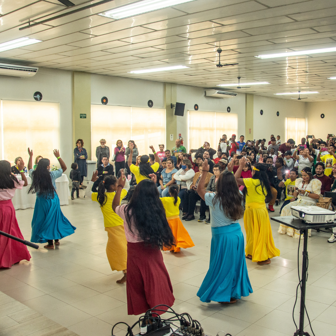 2023: Abertura feita com dança tradicional de venezuelanos waraos